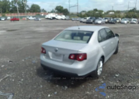 2010 Volkswagen Jetta Limited Edition from USA, damaged, VIN 3VWRZ7AJ9AM162430